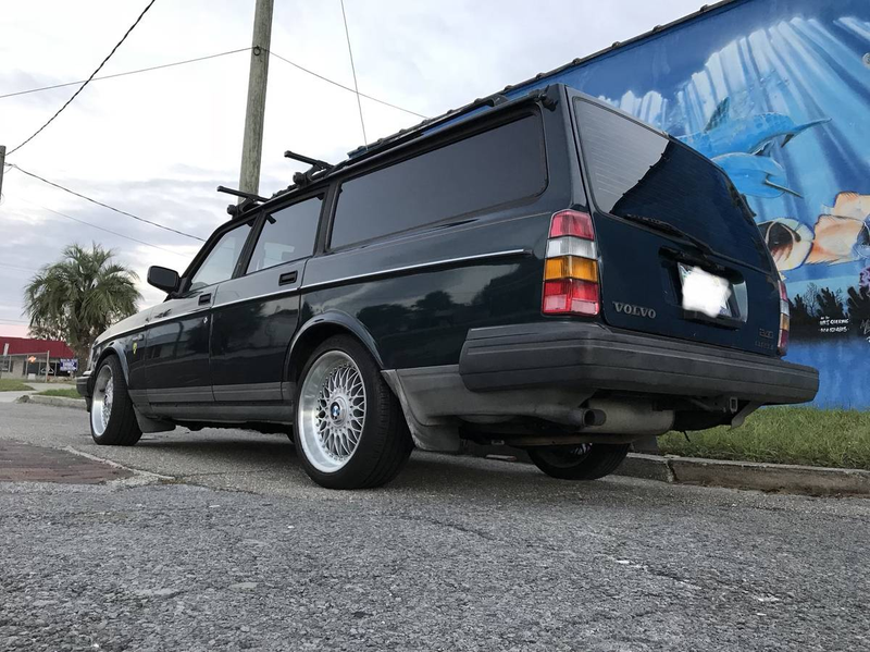Illustration for article titled At $7,500, Could This Last-Year 1993 Volvo 245 Classic Make a Lasting Impression?